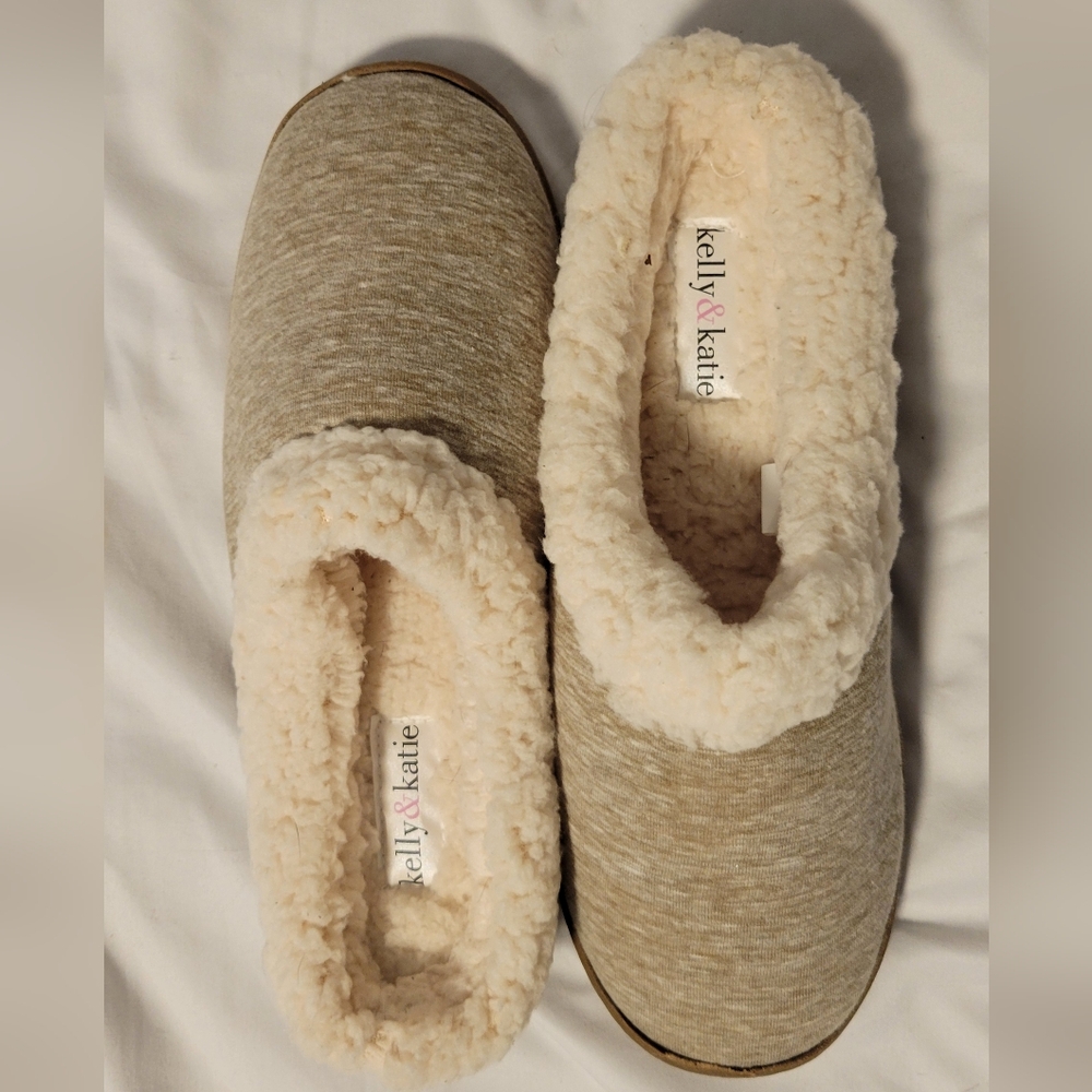 Kelly & Katie Women's Tan Slippers
